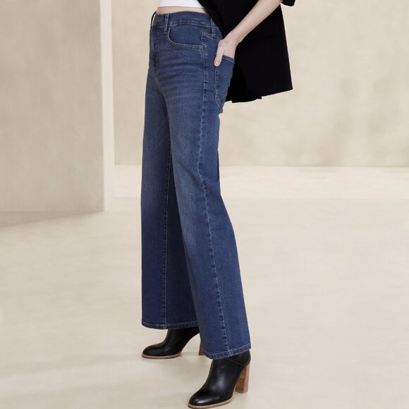Banana Republic High-Rise Wide-Leg Jean - Picture 4 of 14